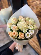 Букет цветов из:  Розы и Лизиантусы #REPLACE_PRED# Арчединской