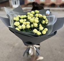 Букет Белые кустовые розы Солинеро в Арчединской