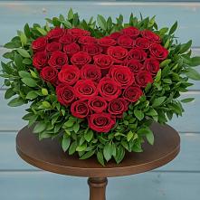 Цветочная композиция из Розы в виде сердца в Арчединской