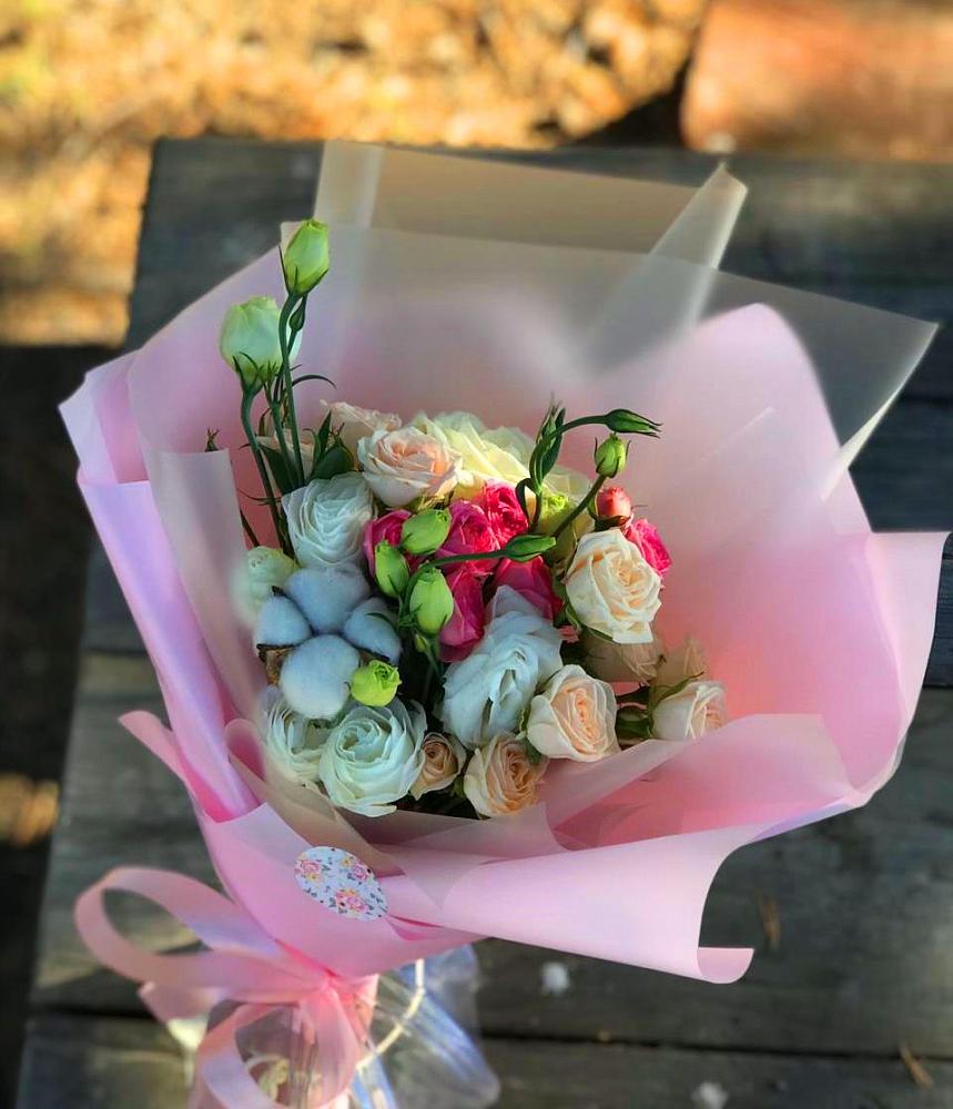 Букет цветов из: Розы и Лизиантусы в Арчединской