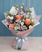 Букет цветов из:  Лизиантусы, Розы, Альстромерии и Гипсофила в Арчединской