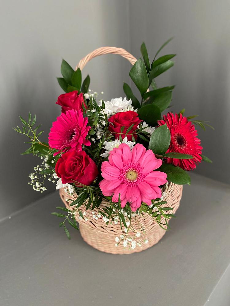 Цветочная композиция из Розы, Хризантемы и Герберы в корзине в Арчединской