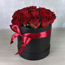 Цветочная композиция из Розы в шляпной коробке в Арчединской