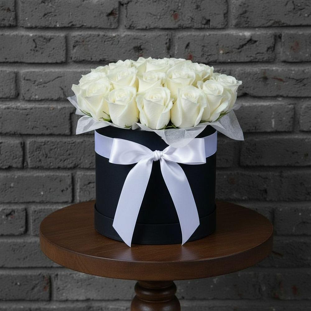 Цветочная композиция из Розы в шляпной коробке в Арчединской