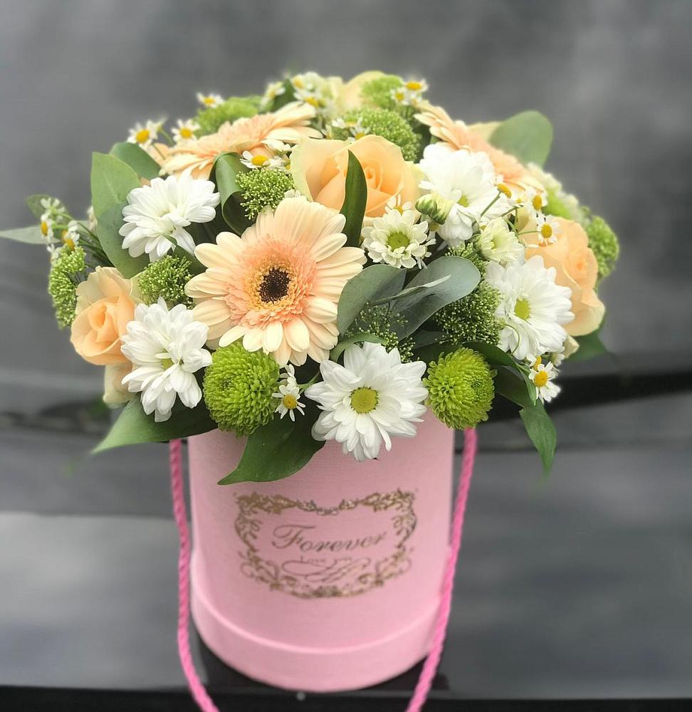 Цветочная композиция из Розы, Герберы и Хризантемы в шляпной коробке в Арчединской