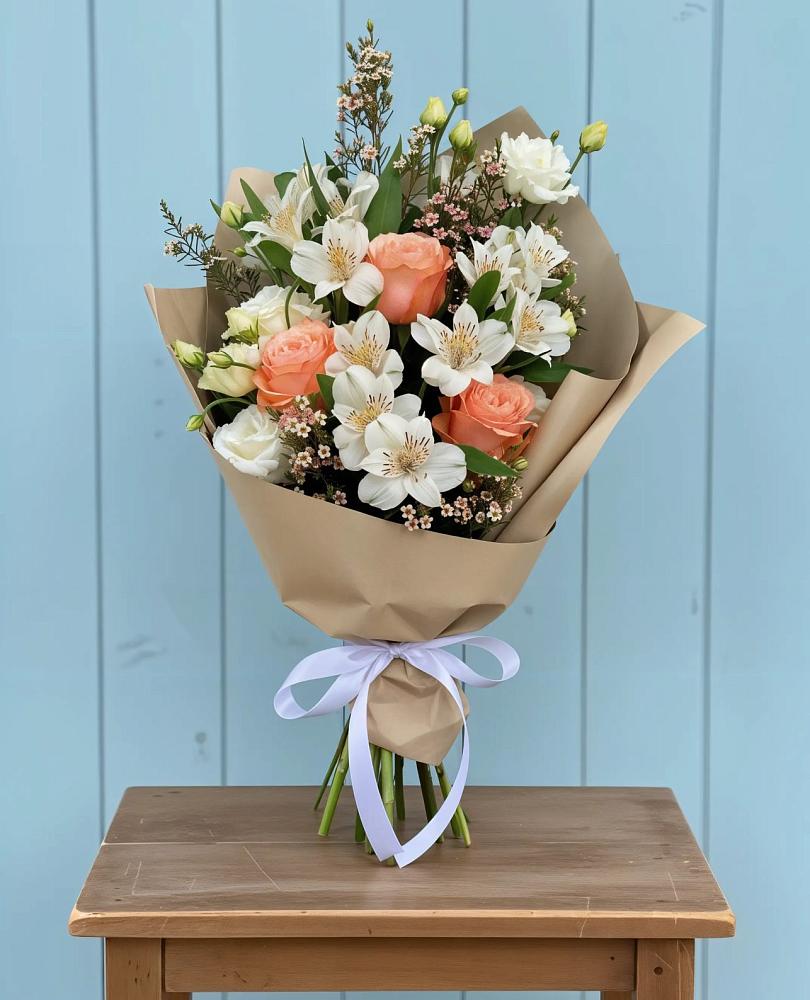 Букет цветов из: Альстромерии, Лизиантусы, Розы и Хризантемы в Арчединской